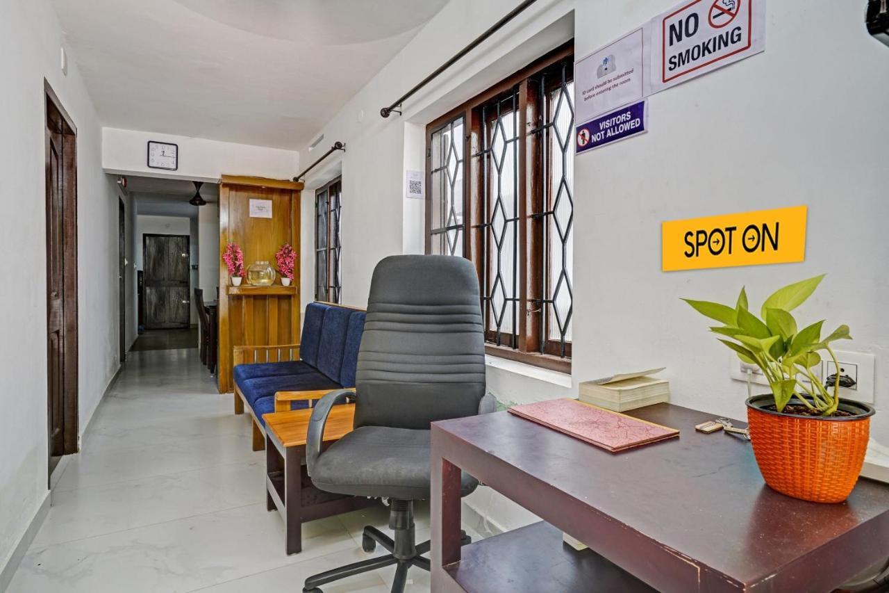 Spot On Blissful Villa Kochi Exterior foto